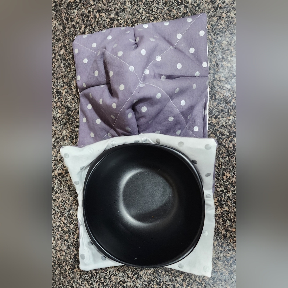 white pokadots and gray pokadots themed bowl cozy